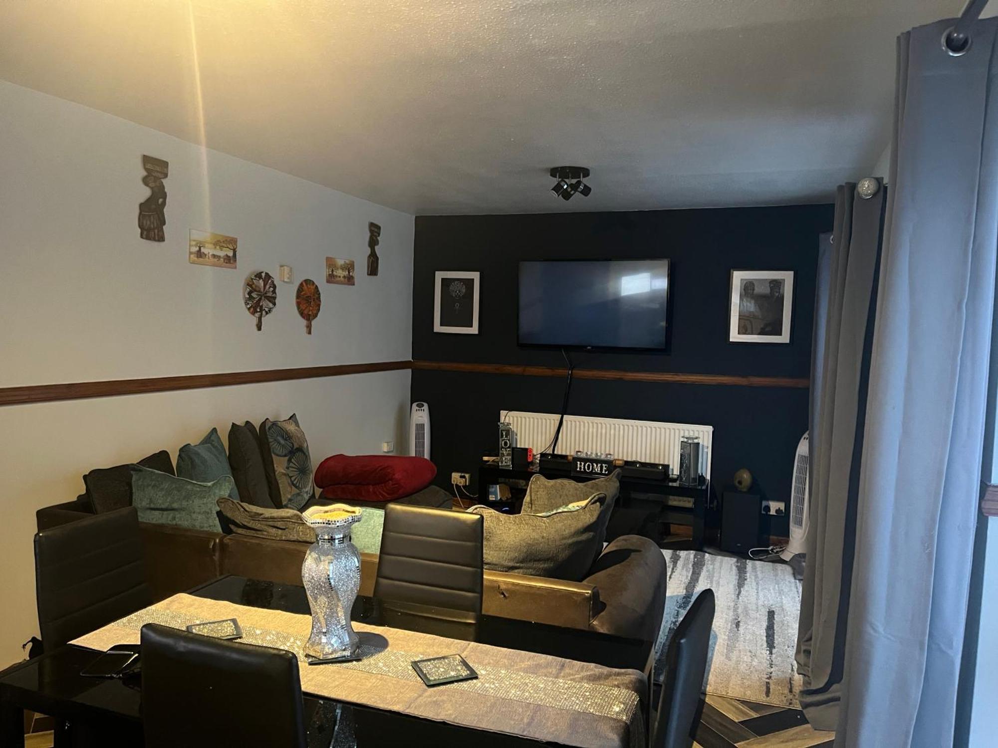 Queenomega'S Home Stay Лондон Екстер'єр фото